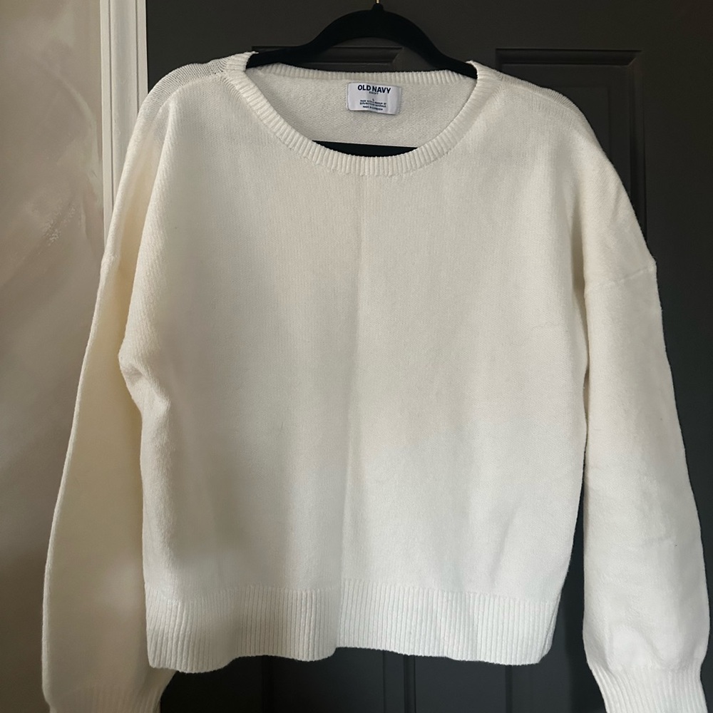Old Navy Women's Cream Crew Neck Sweater
